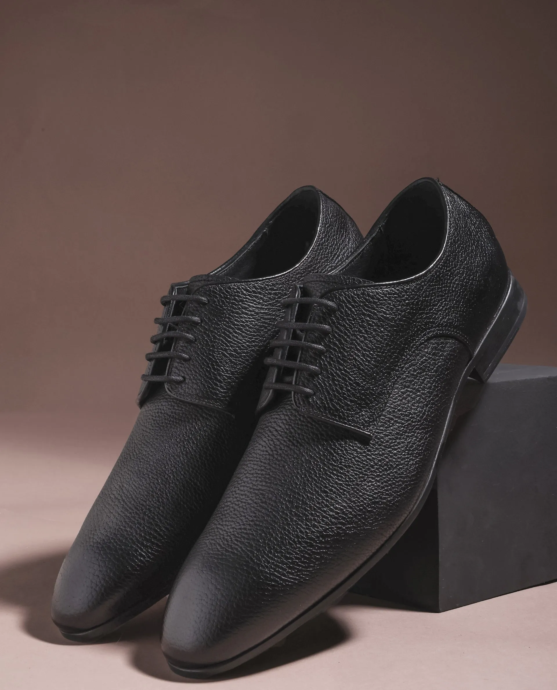 Rare Rabbit Mens Black Milled Leather Derby Lace-Up Formal Shoes